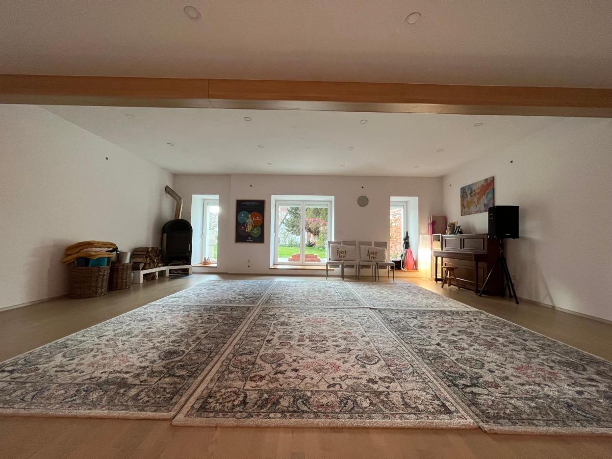 Om Yoga Center Lejlighed Slovenska Bistrica Eksteriør billede